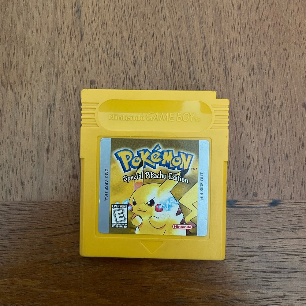 Nintendo Gameboy Pokémon Pikachu game. In excellent condition